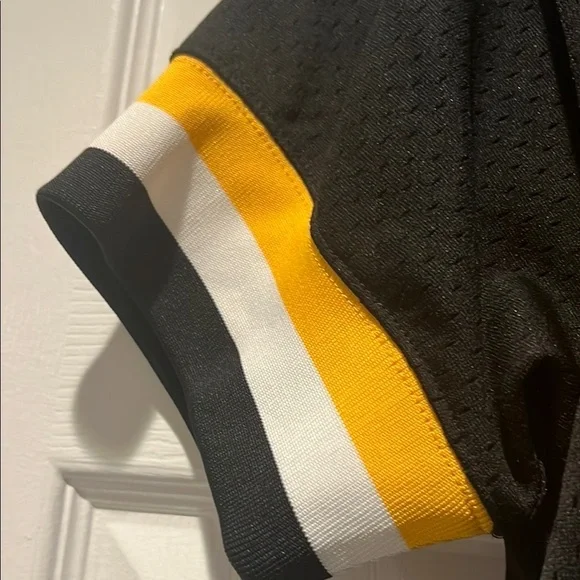 Mitchell & Ness Yellow and Black Jersey size M - Picture 4 of 9